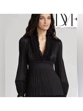 DVF Diane von Furstenberg Black Matador Blouse Pleated Ruffle Detail  Size 6